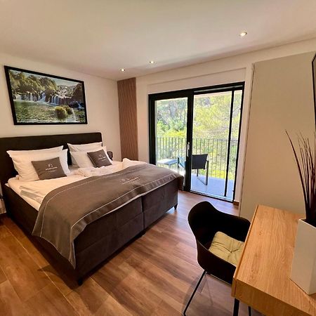 House & Home Slatine Bagian luar foto