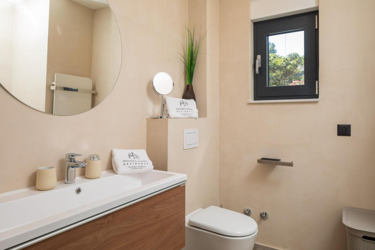 House & Home Slatine Bagian luar foto