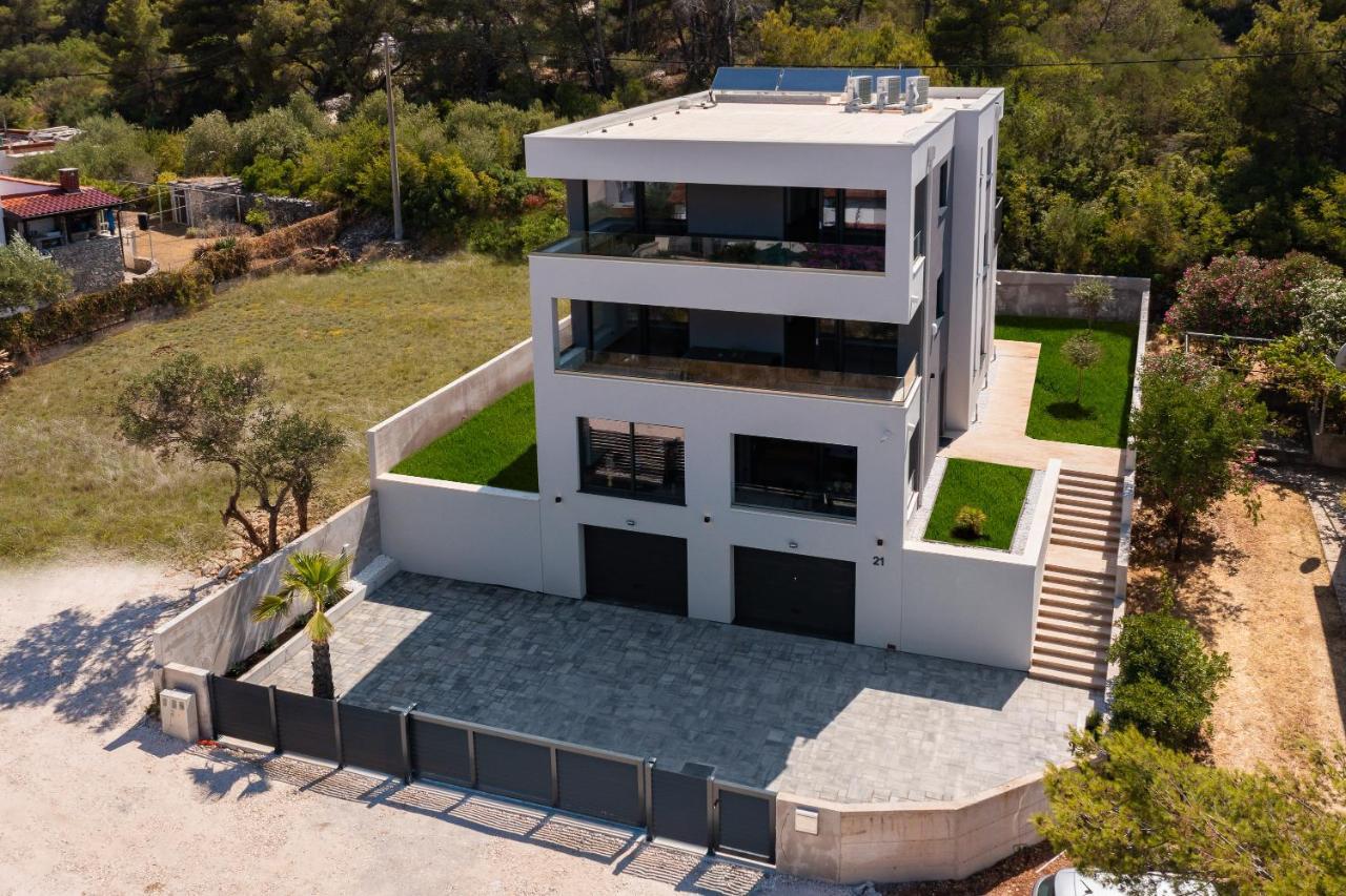 House & Home Slatine Bagian luar foto