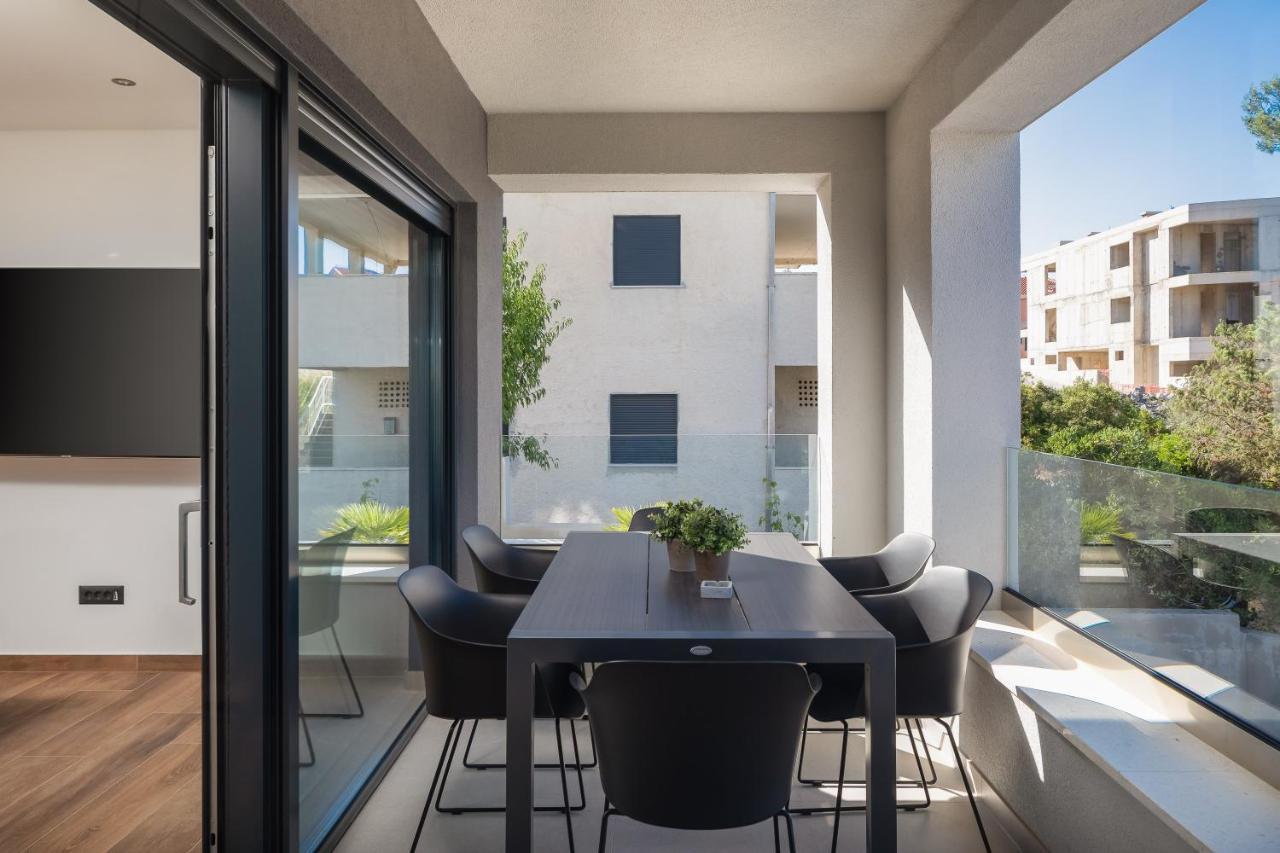House & Home Slatine Bagian luar foto
