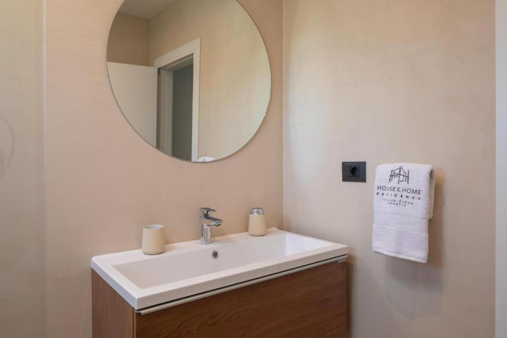 House & Home Slatine Bagian luar foto