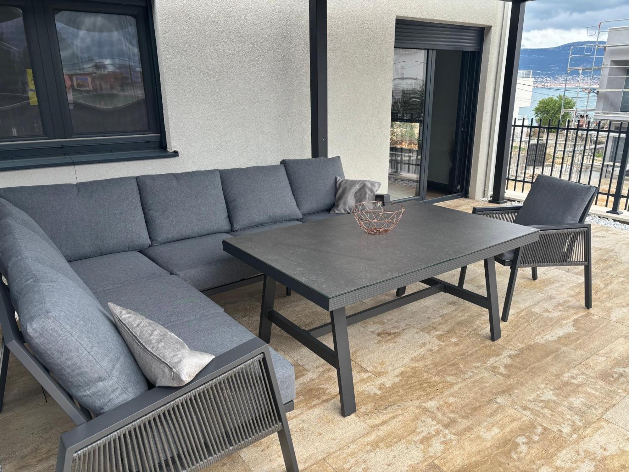 House & Home Slatine Bagian luar foto