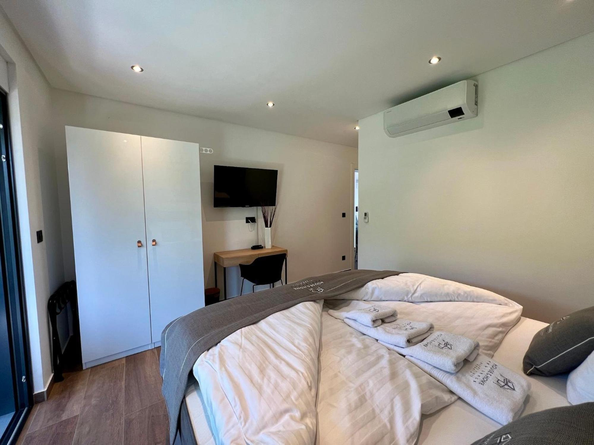 House & Home Slatine Bagian luar foto